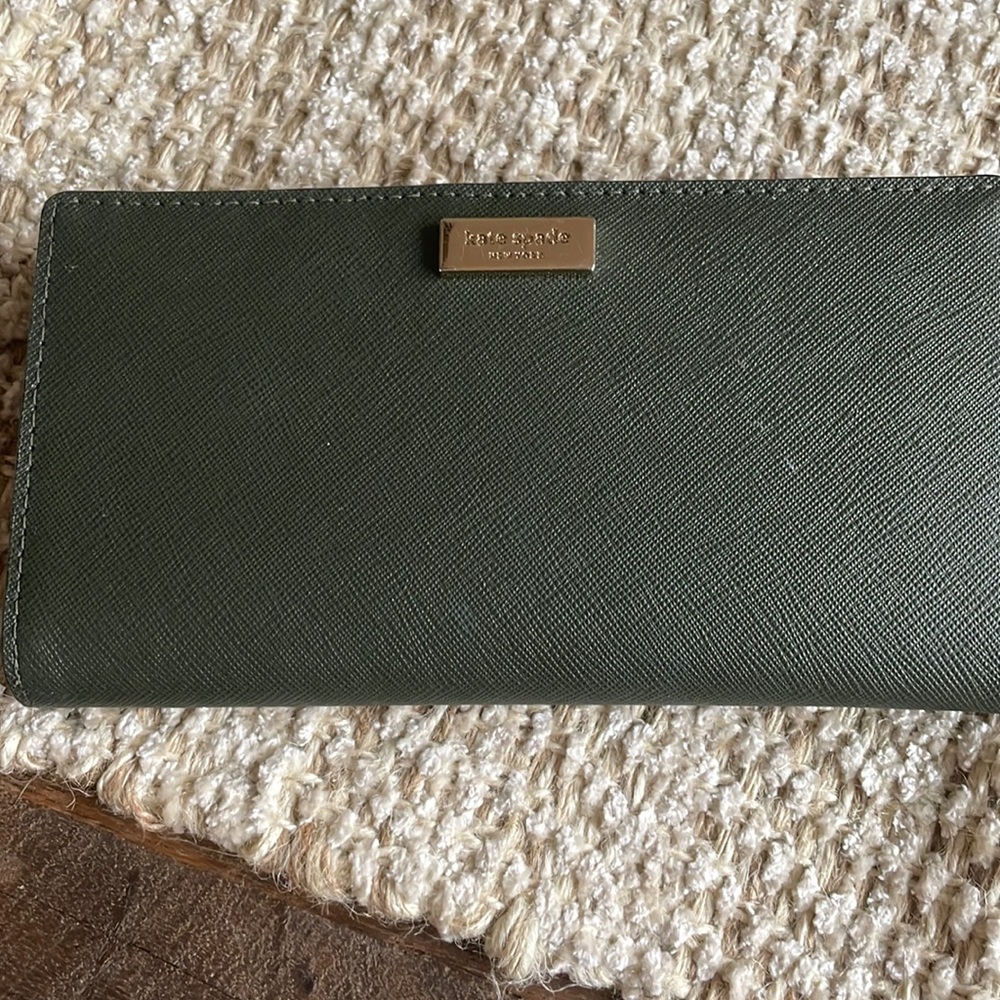 Kate Spade army green bifold wallet.